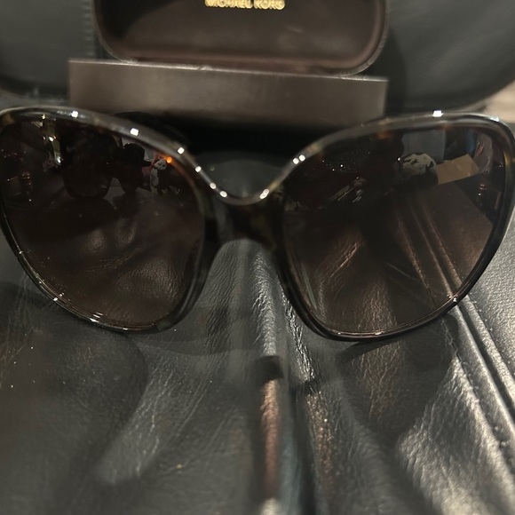 Michael Kors Women\'s Brown Tortoise Sunglasses includes Michael Kors Case
